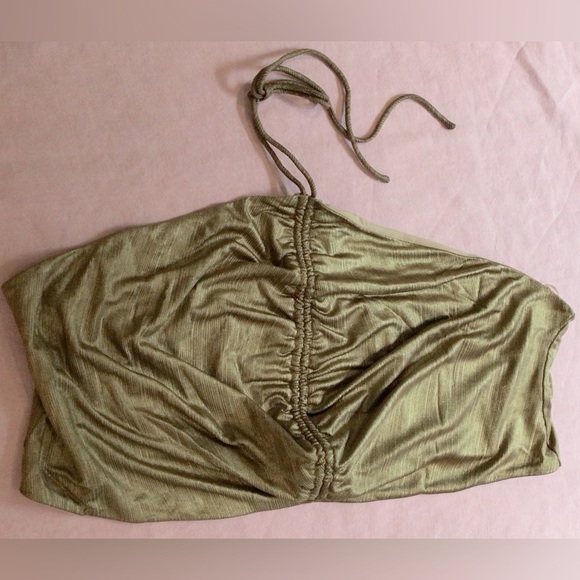 NWT REMI x REVOLVE Daniella Halter Top in Metallic Gold Size 4X - Picture 6 of 6